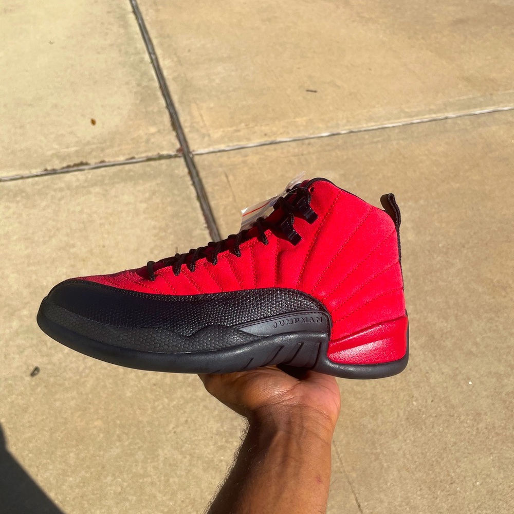 Jordan 12 Reverse Flu Game size 8.5